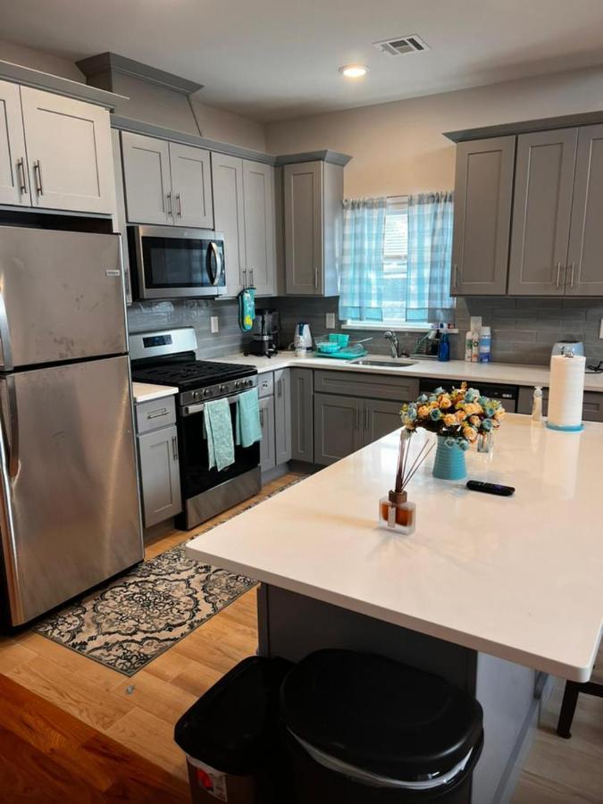 Springview Homes 12Mins From Ewr & 3 Mins From University Hospital Нюарк Екстериор снимка