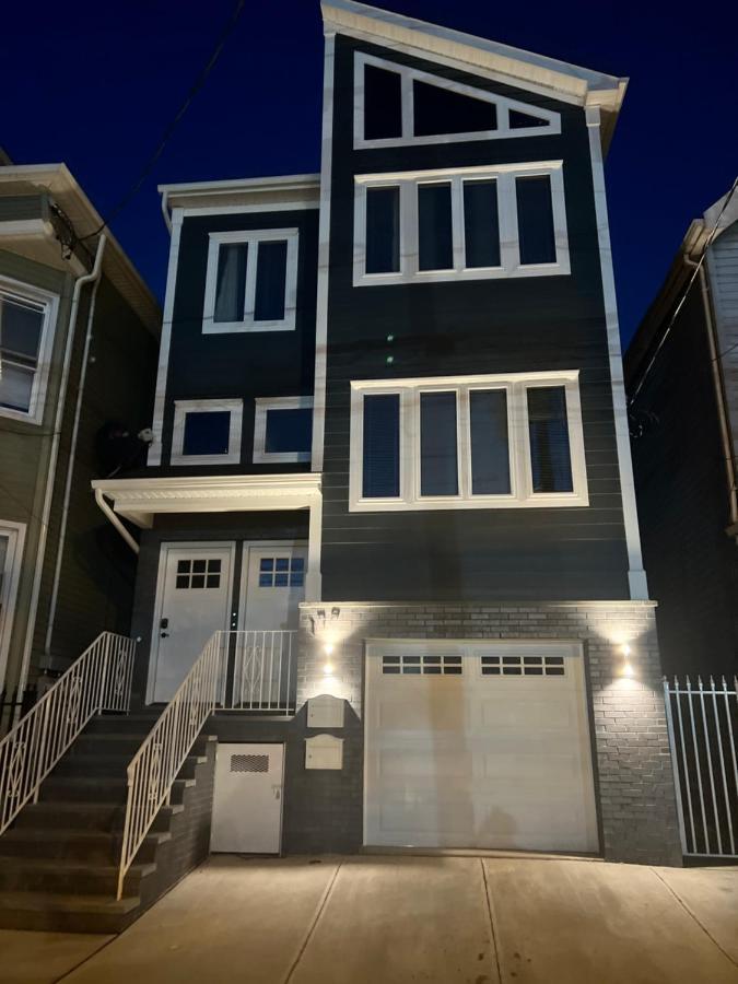 Springview Homes 12Mins From Ewr & 3 Mins From University Hospital Нюарк Екстериор снимка